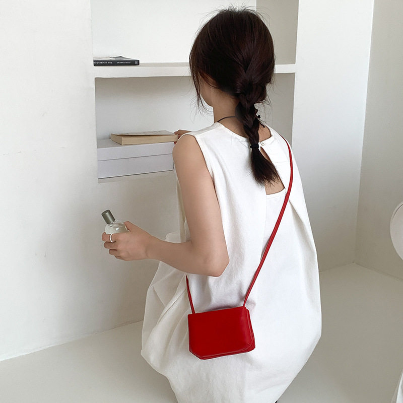 夏季韩版迷你可爱小废包2024新款女生小众设计斜挎小方包简约百搭