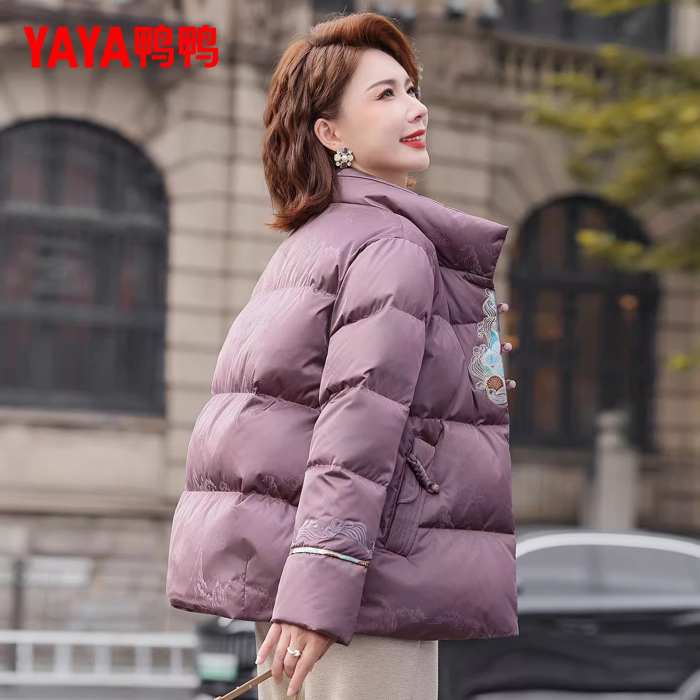 YAYA鸭鸭妈妈羽绒服女装2025新款冬季短款立领中老年洋气加厚外套