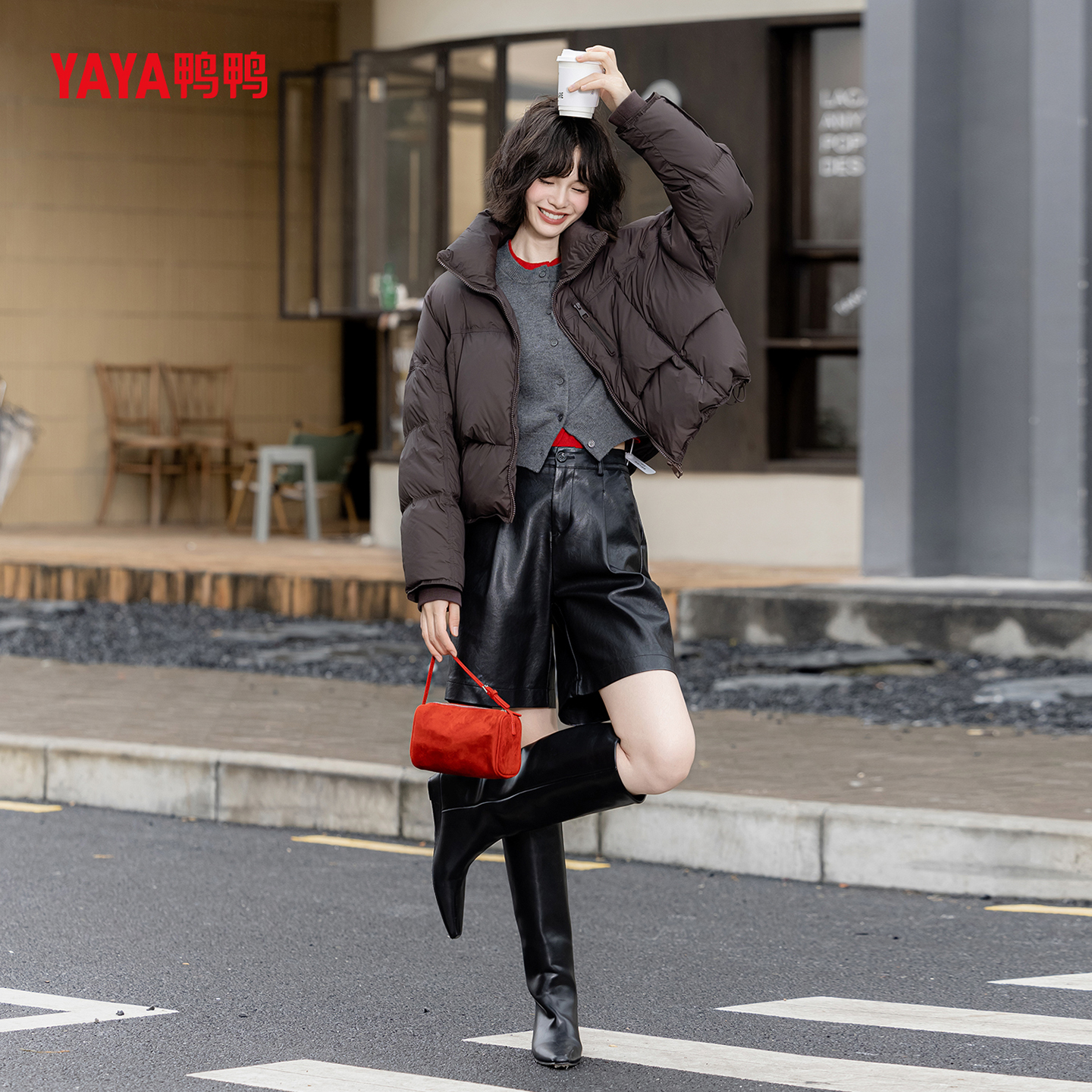 鸭鸭2024新款短款立领羽绒服女