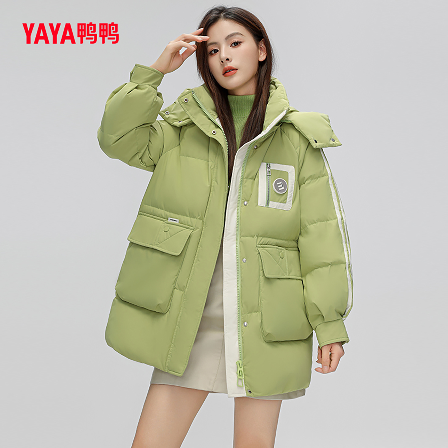 鸭鸭连帽羽绒服女大口袋外套