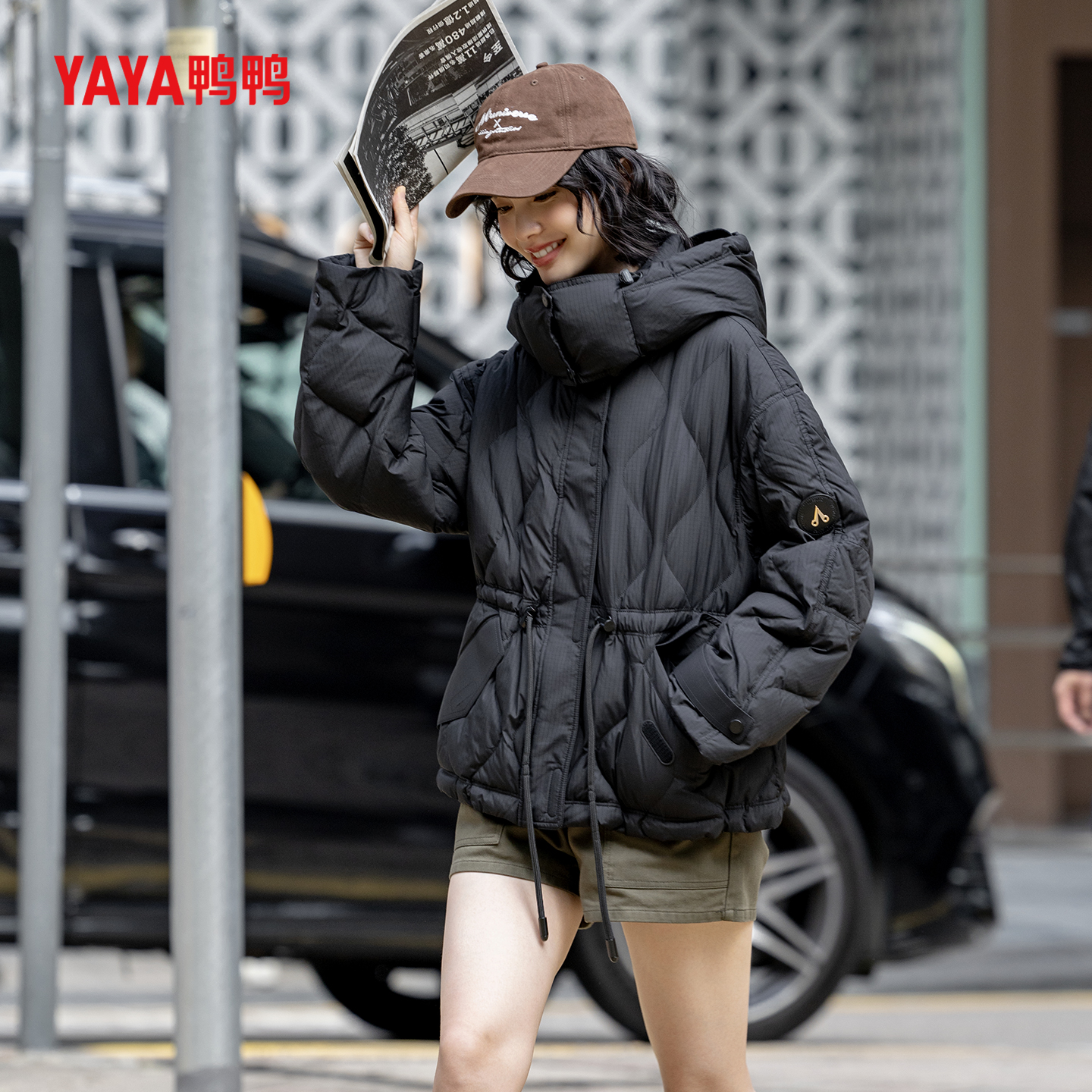 鸭鸭官方羽绒服2025新款运动风加厚外套宽松中长款冬季保暖女