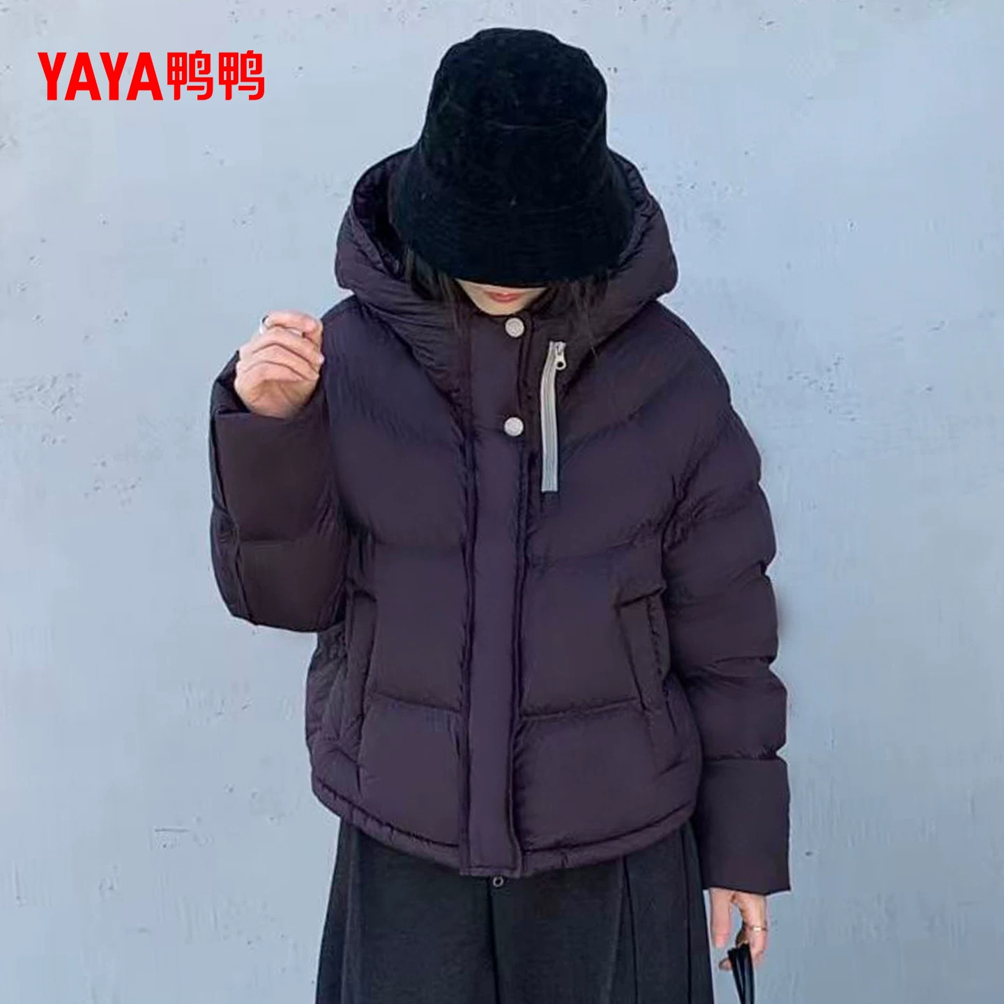 YAYA鸭鸭2026年秋冬新款羽绒服女时尚简约休闲连帽鸭绒保暖厚外套