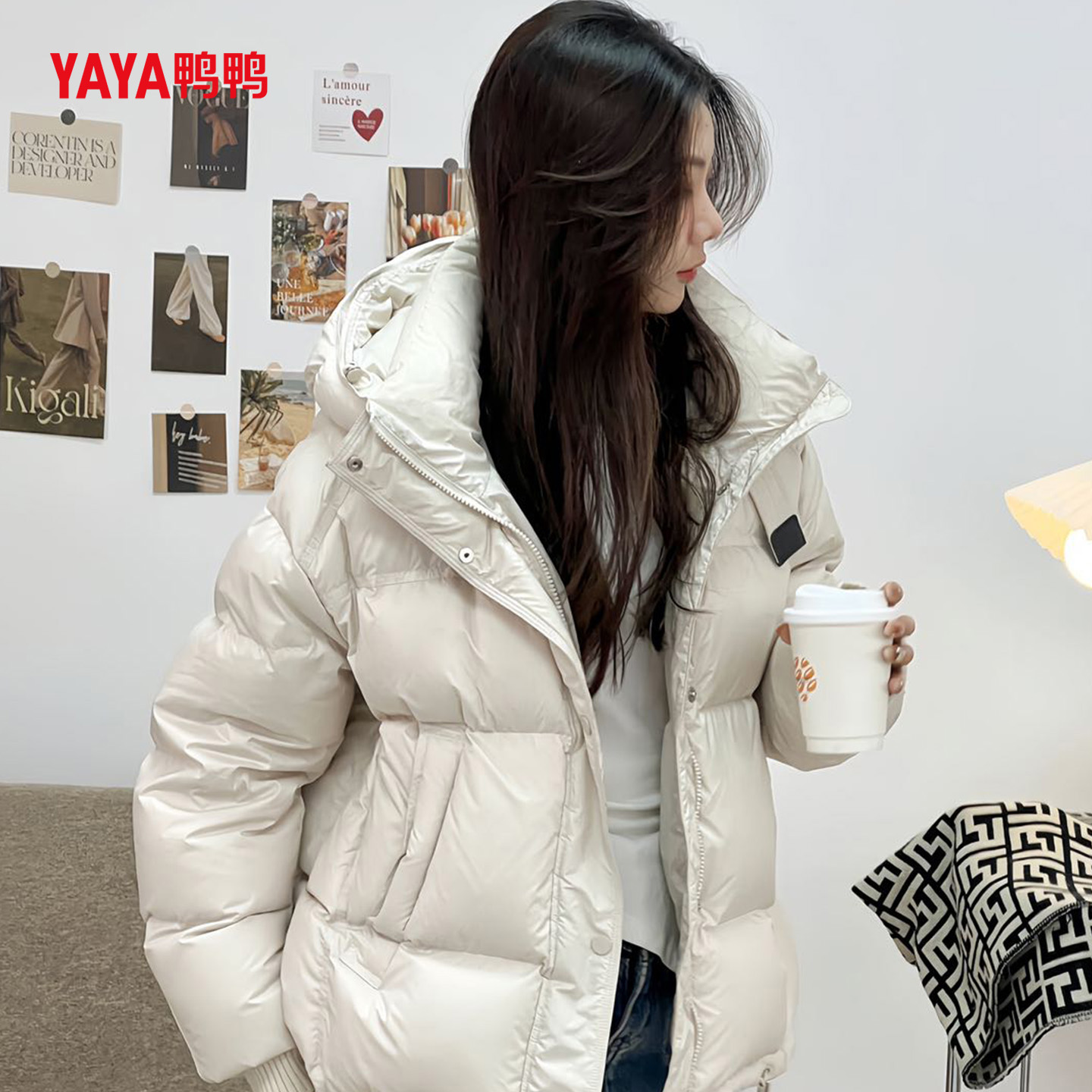 YAYA鸭鸭2025冬季新款女士短款厚款连帽面包服时尚宽松外套羽绒服