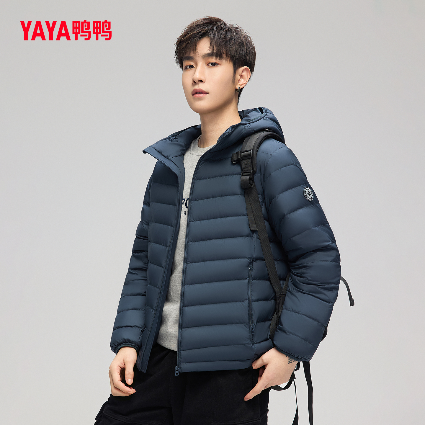 YAYA鸭鸭羽绒服男2025秋冬新品休闲连帽短款舒适轻薄便携保暖外套