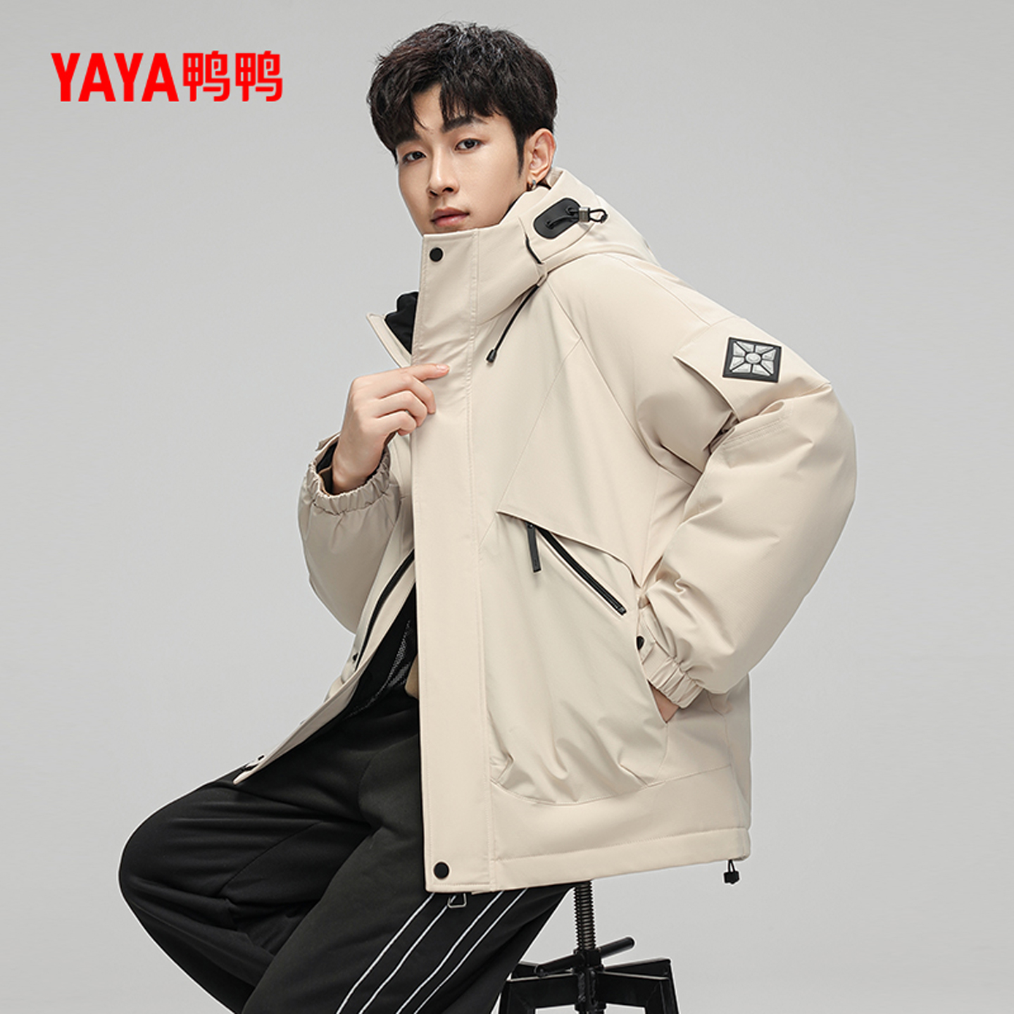 鸭鸭户外工装连帽短款羽绒服男