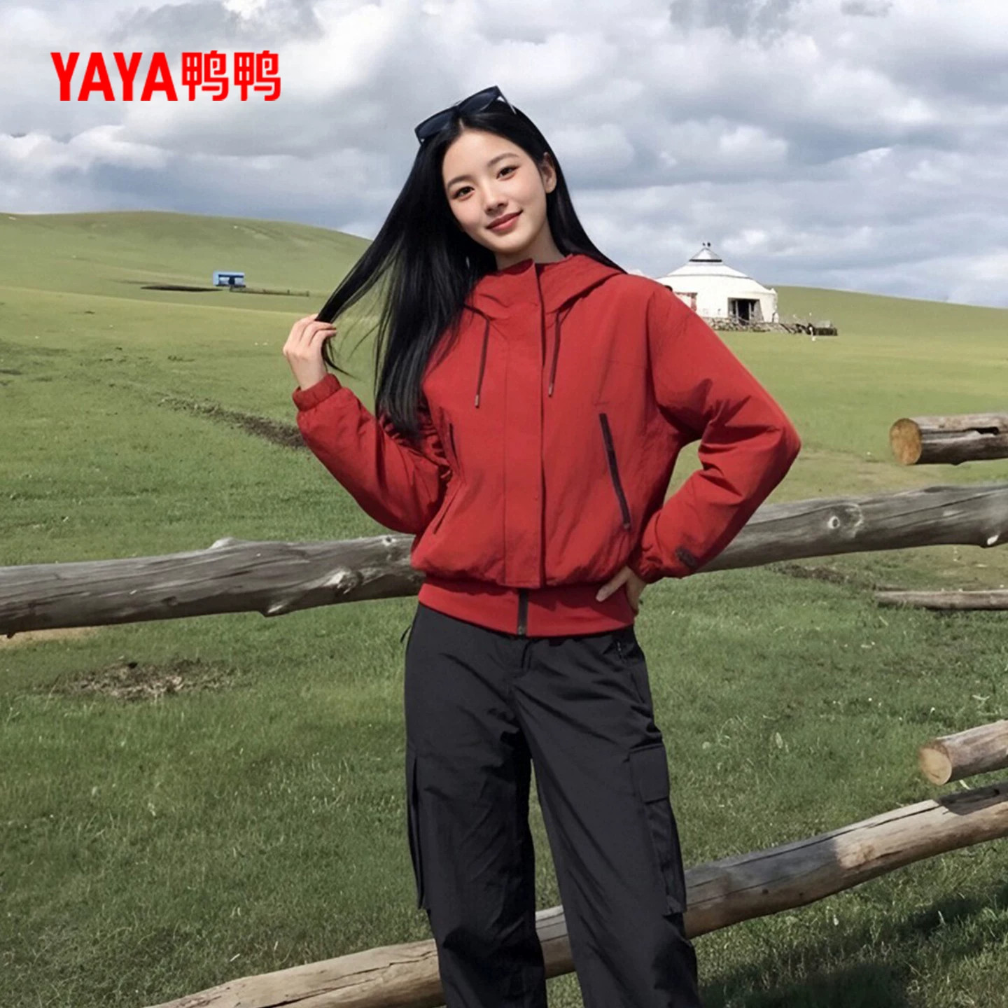 鸭鸭官方正品户外防风夹克羽绒服女2026冬季新款短款连帽保暖外套