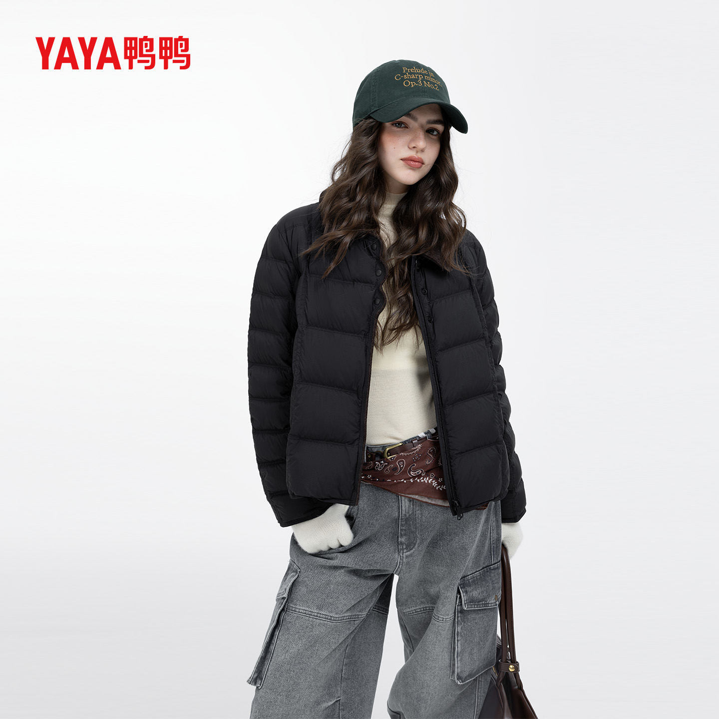 YAYA鸭鸭2025新款翻领短款长袖拉链简约女士鸭绒轻薄短款羽绒服