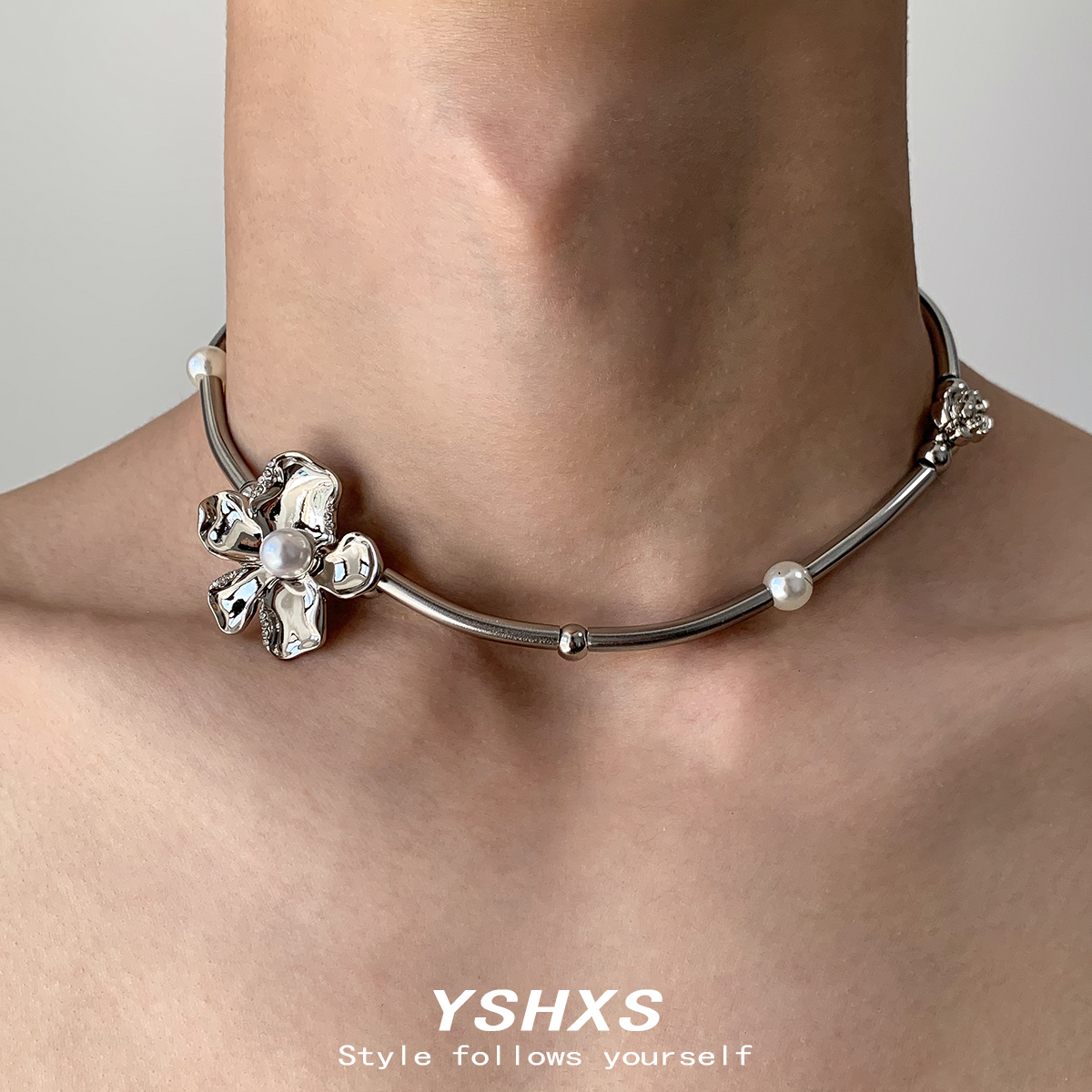 金属花朵珍珠拼接项链