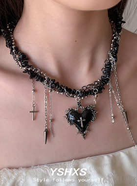 暗黑复古碎石爱心项链