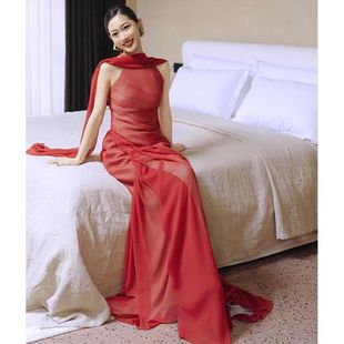 新中式敬酒服新娘高级感小众挂脖宴会晨袍订婚结婚设计感迎宾礼服