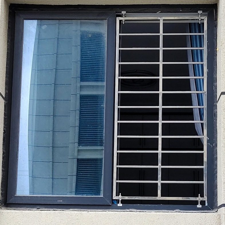 儿童防护窗自装免打孔窗户防护栏高层阳台防坠不锈钢防盗窗网