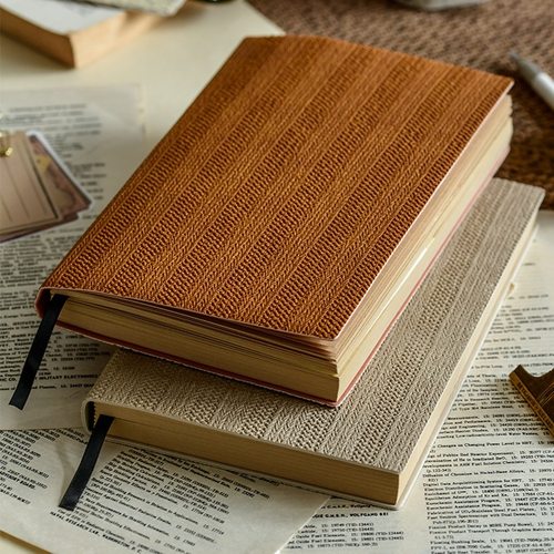 怀旧复古笔记本本子加厚高颜值记事本仿木纹牛皮纸日记本新款简约