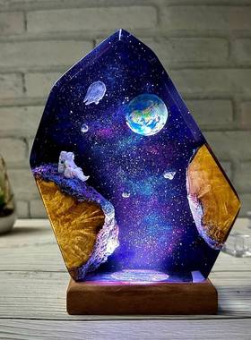 欧美热卖星际滴胶灯宇宙太空小夜灯树脂木太空银河灯给她的礼物