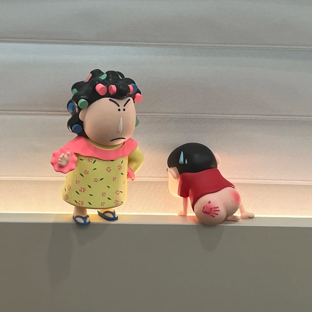 挨打蜡笔小新包租婆阿呆动漫周边