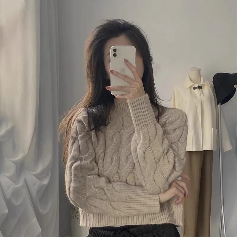 2025年港味复古chic小个子短款毛衣女秋冬内搭设计感小众别致上衣