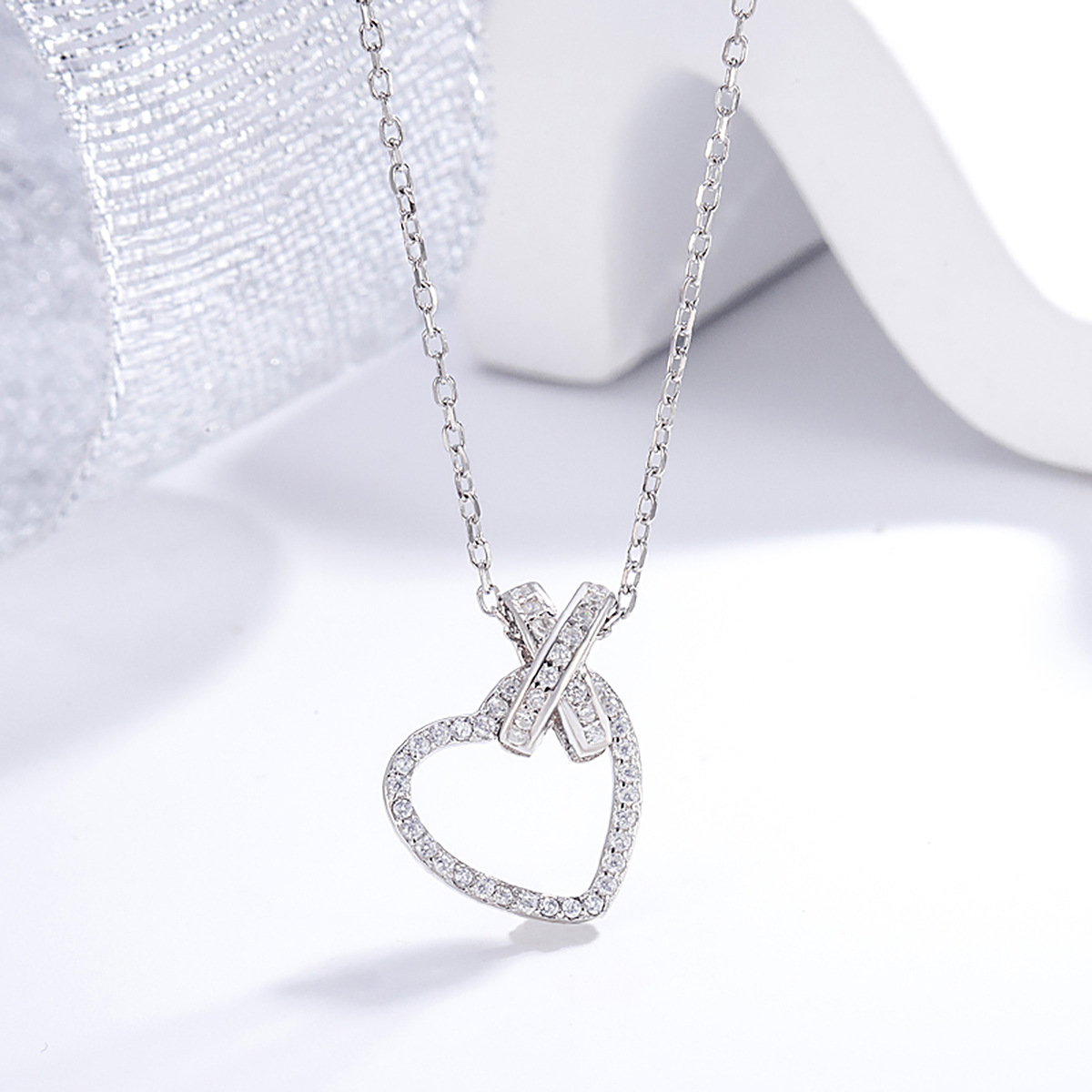 日本品质2025年新款满钻爱心项链s925纯银项链女百搭锁骨链小众高