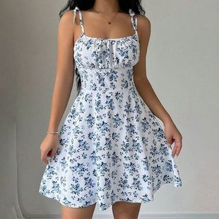 宽松显瘦休闲碎花连衣裙Loose and slimming casual floral dress