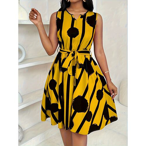 无袖连衣裙系腰带背心Sleeveless dress with waistband and vest