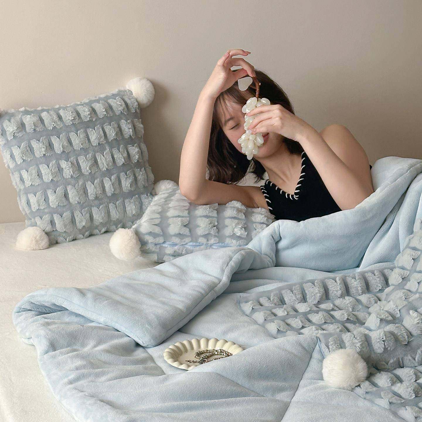 两用抱枕被靠垫加枕头午休调被被牛奶绒厚简约空汽车沙发FRJ办公,居家布艺,抱枕被,淘宝优惠券,粉丝福利购,淘宝优惠卷