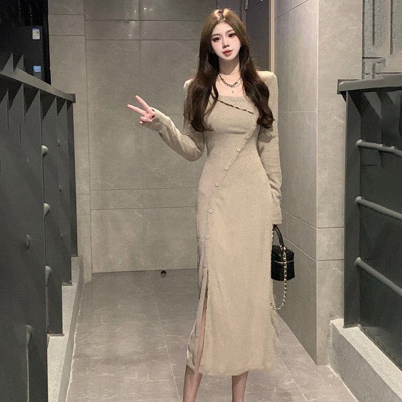 不规则浅色针织连衣裙女秋冬配大衣内搭雅丹风十三行后妈包臀长裙