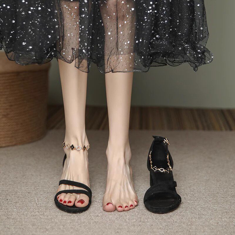 法式小码中跟粗跟凉鞋女2025夏季新款性感小众高级感配裙子高跟鞋