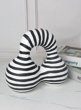 北欧抽象黑白条纹摆件饰品家居软装艺术摆设样板房售楼处客厅工艺