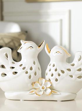 陶瓷鸳鸯摆件卧室工艺品创意家居饰品摆设新婚礼品送朋友结婚礼物