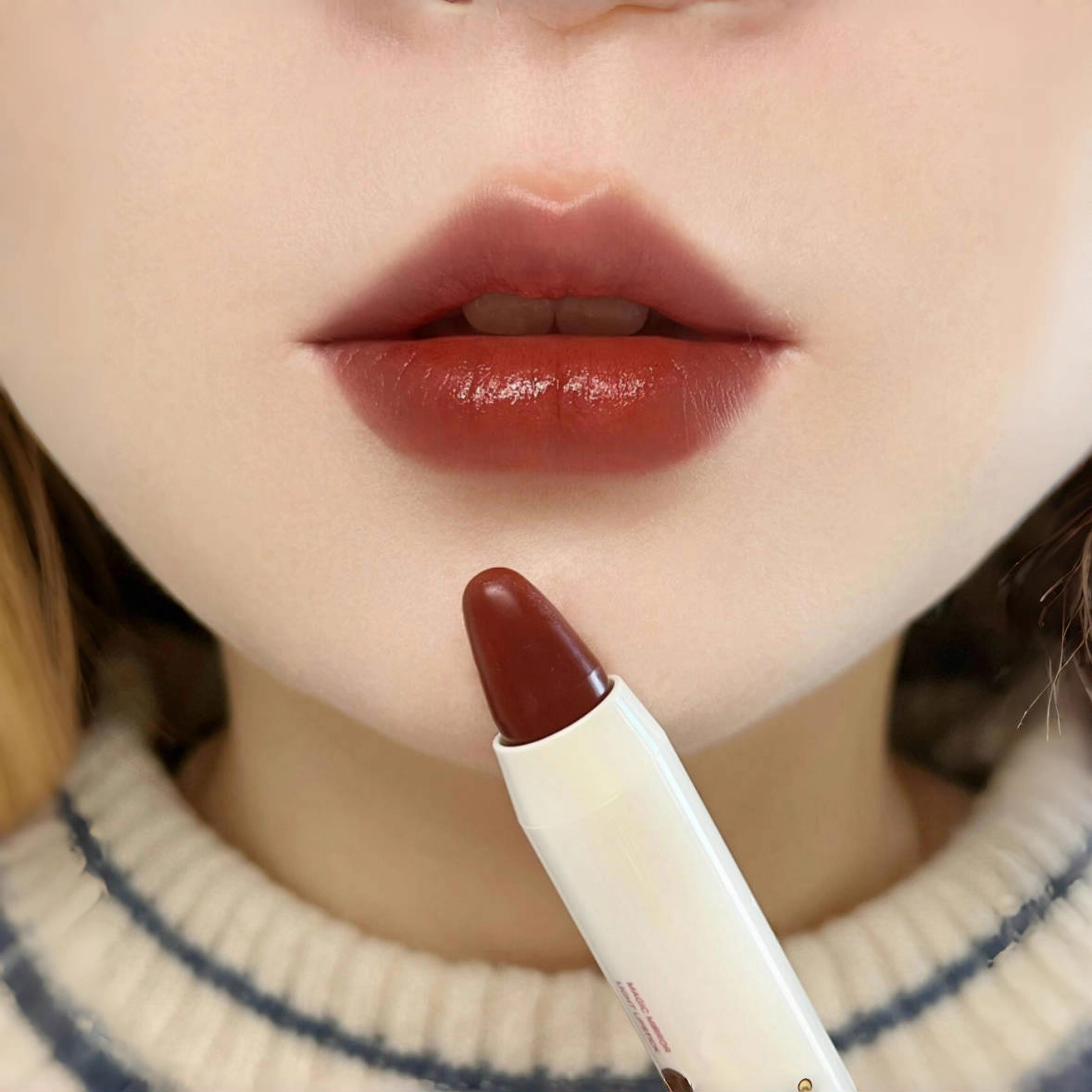 断货王~玫瑰红棕色润玉口红笔保湿滋润不掉色日杂风素颜保湿唇膏