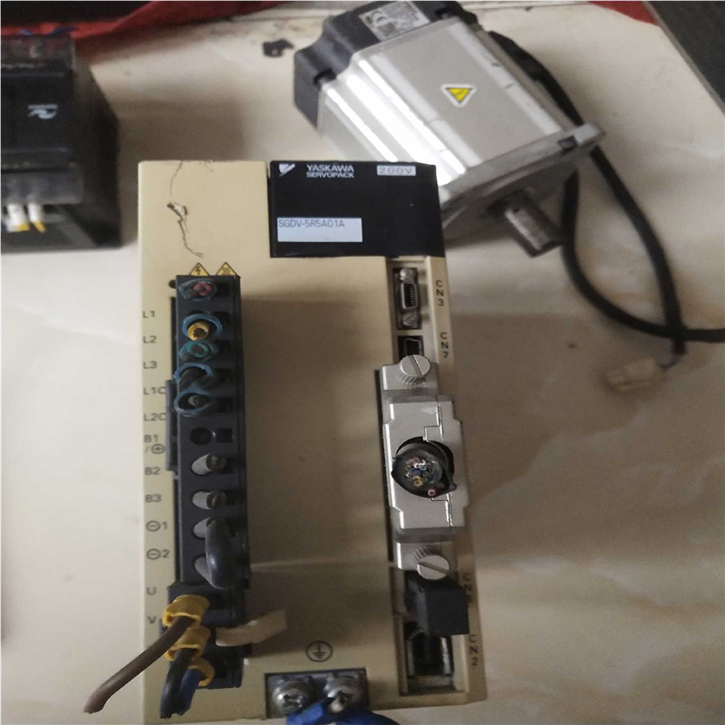 议~∵安川伺服驱动器SGDV－5R5A01A