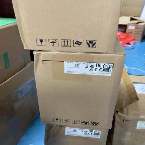 全新台达变频器VFD007CB43A一20.有个没内衬100~议价