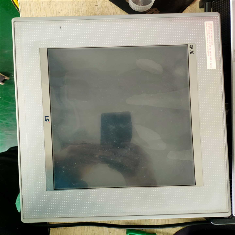 LS触摸屏 XP70-TTAAC  9成新【南风商行】