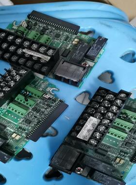 安川变频器端子板ETC740121.N实物看型号~议价