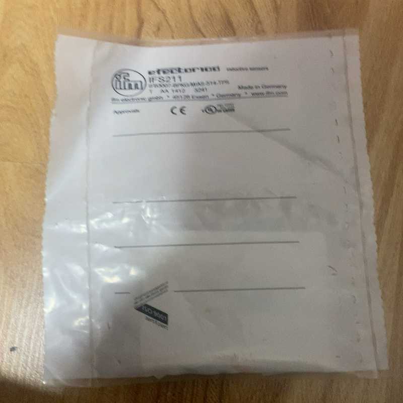 全新原装正品IFM易福门传感器IFS211就一个实物拍摄（崽载电子）
