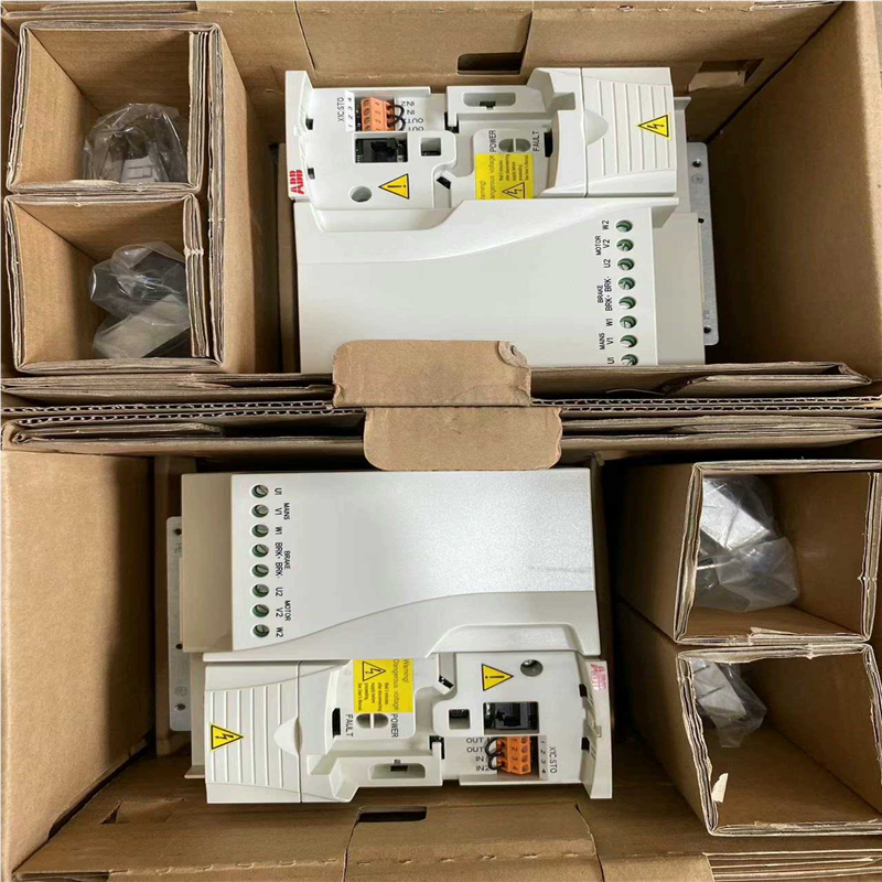 ABB变频器，型号ACS355-03E-12A5-4，全新原议价