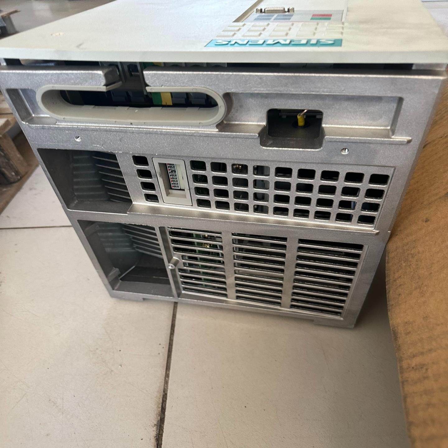 【顺庆】全新西门子交流调速器 6SE7023-8ED61【议价】