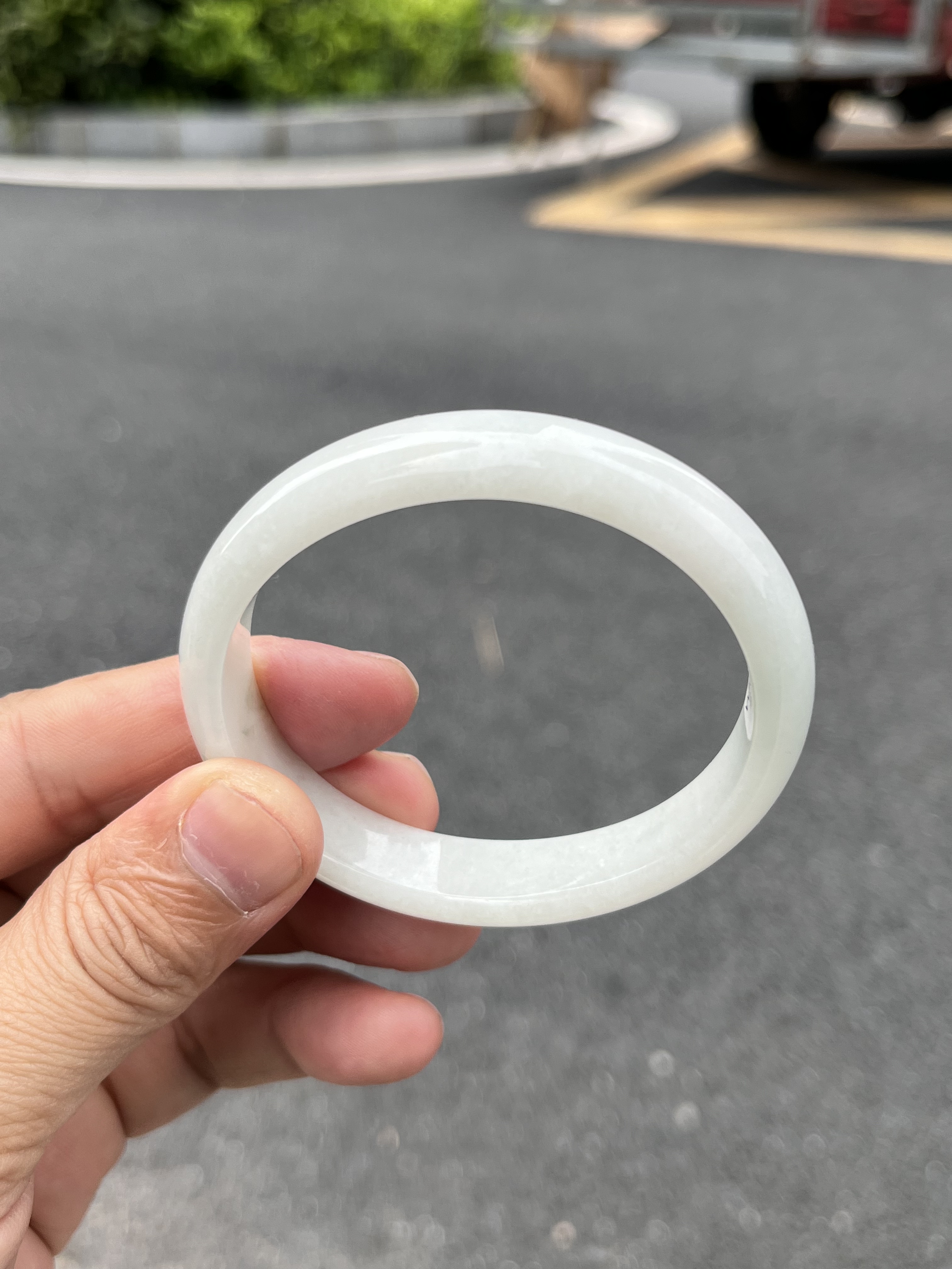 1121-0942天然A货翡翠贵妃56-50-12-6.5牛奶底飘绿细腻干净有纹