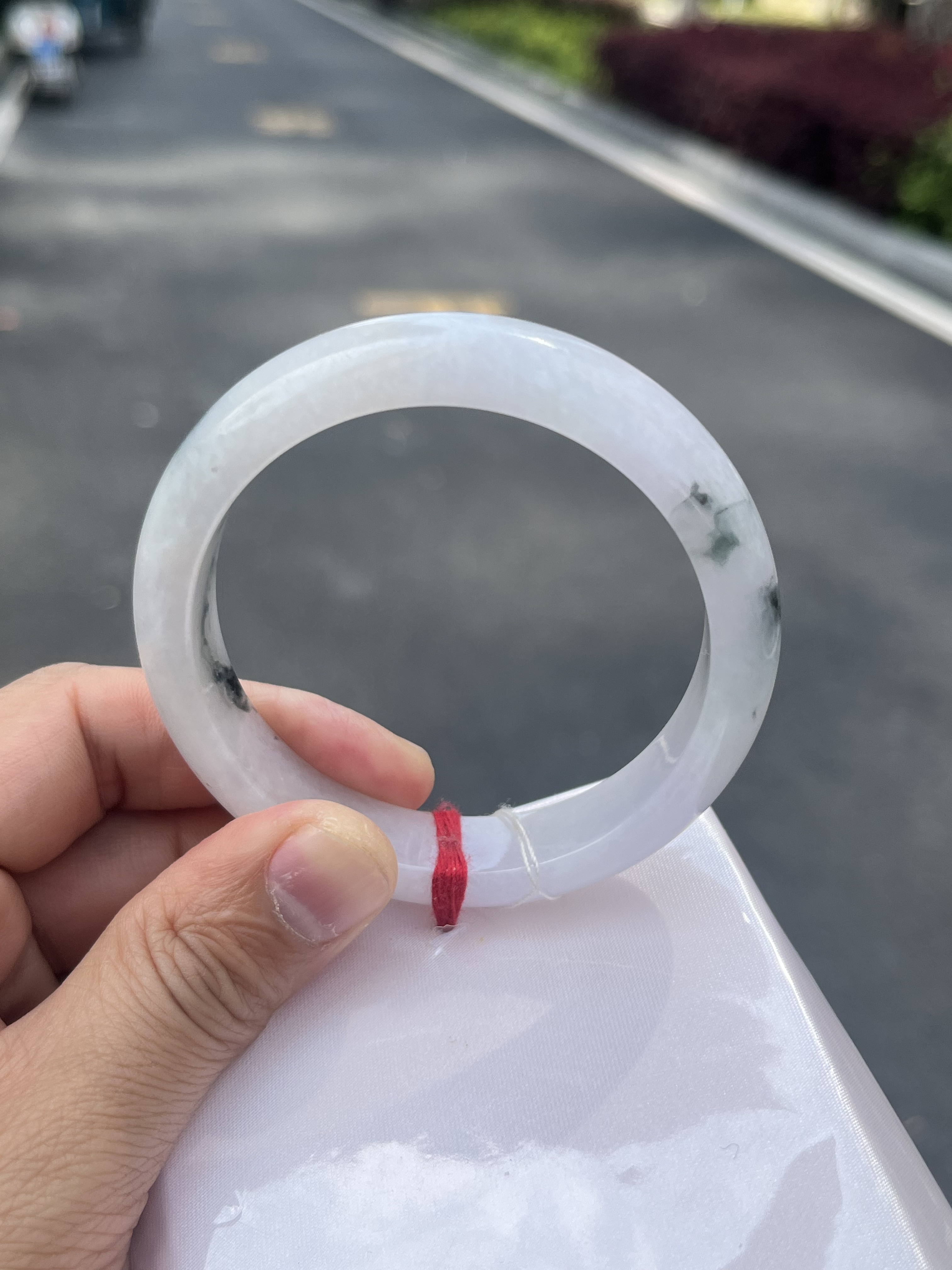 310147天然A货翡翠57圈白底水润飘花水墨山水轻微石纹