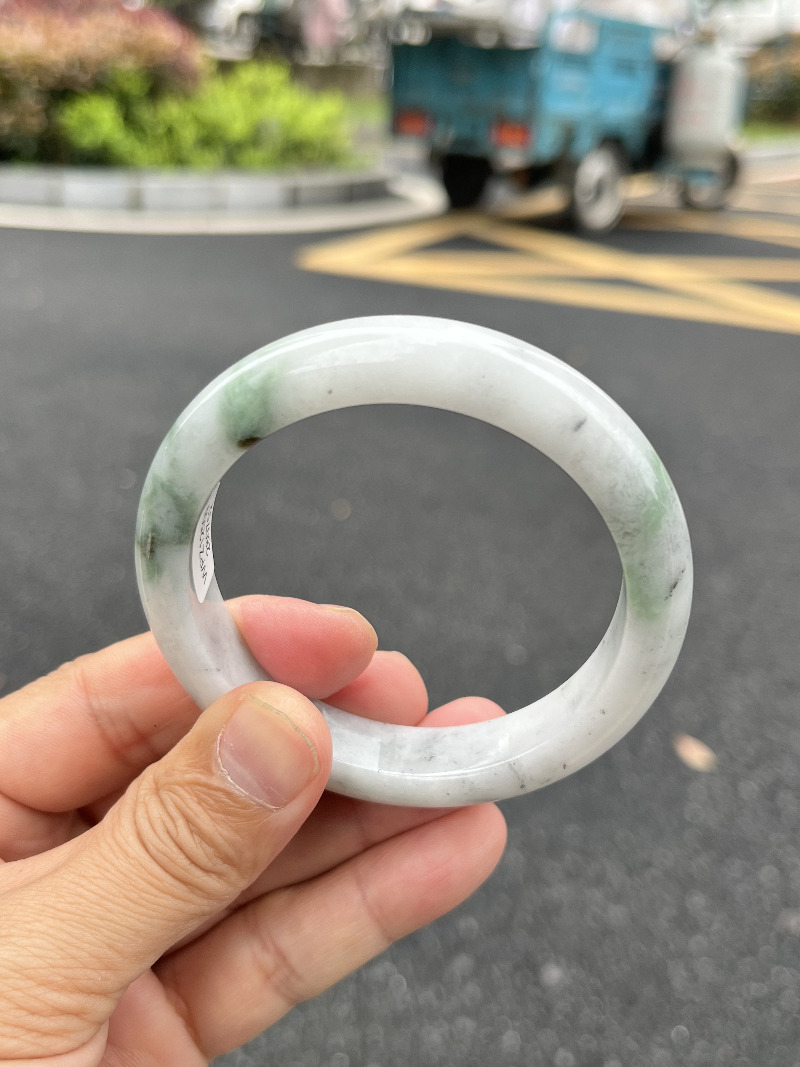 0928-0752天然A货翡翠57-12-8.8牛奶底乌鸡带绿半山水无裂