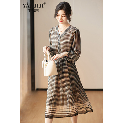 速发中年妈妈秋装2024新款洋尚连衣裙时气中老年春质气裙子