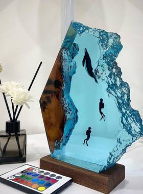 环氧树脂海洋灯座头鲸和情侣潜水员夜灯深蓝色大海独特的夏日礼物