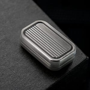 解压玩具三层限位啪啪币指尖陀螺