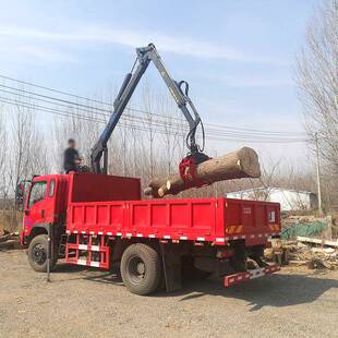 可上牌的汽车随车抓木机四驱随车抓机自卸抓举运输一体车