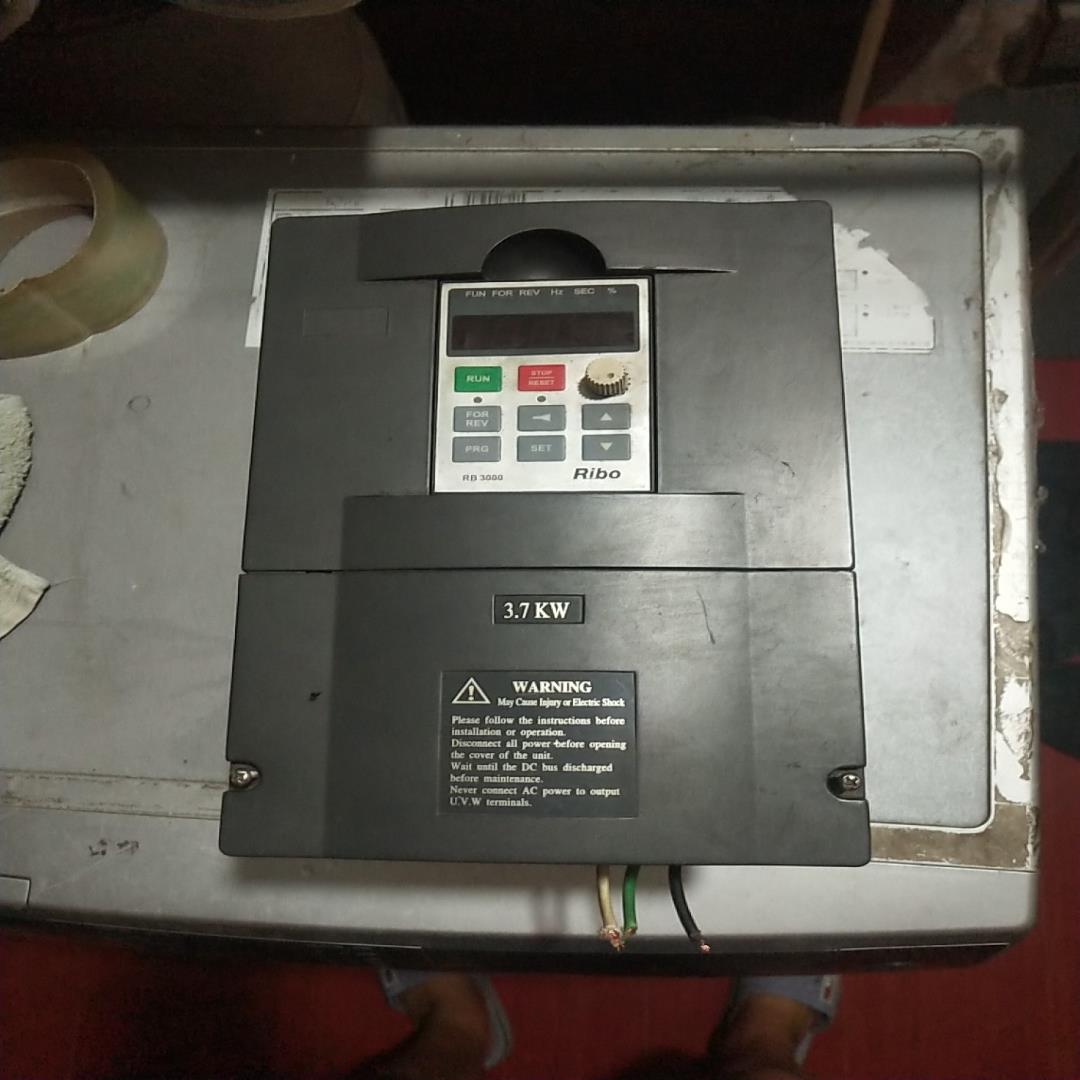 议价日博RB3000变频器  3.7kw  380V  型号RB