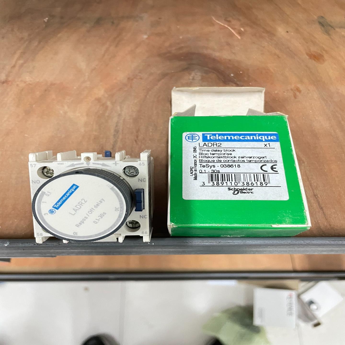 议价施耐德接触器延时头 LADR2