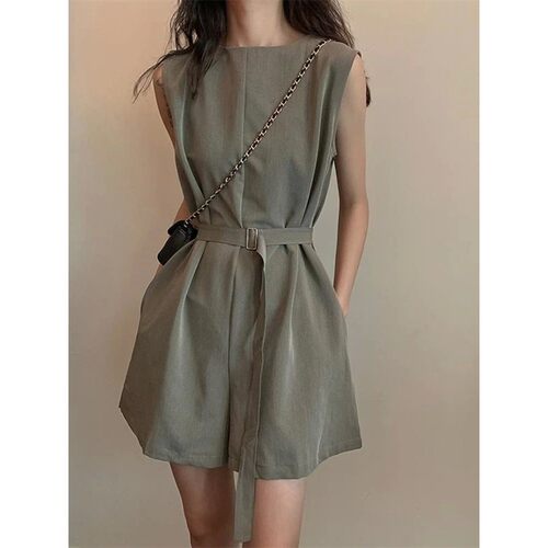 Solid color sleeveless lace up jumpsuit 纯色无袖系带连体裤女