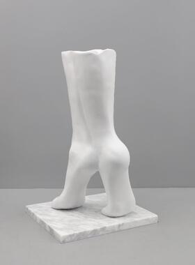 北欧创意抽象白色脚部花瓶摆件客厅玄关酒店电视柜样板间家居饰品