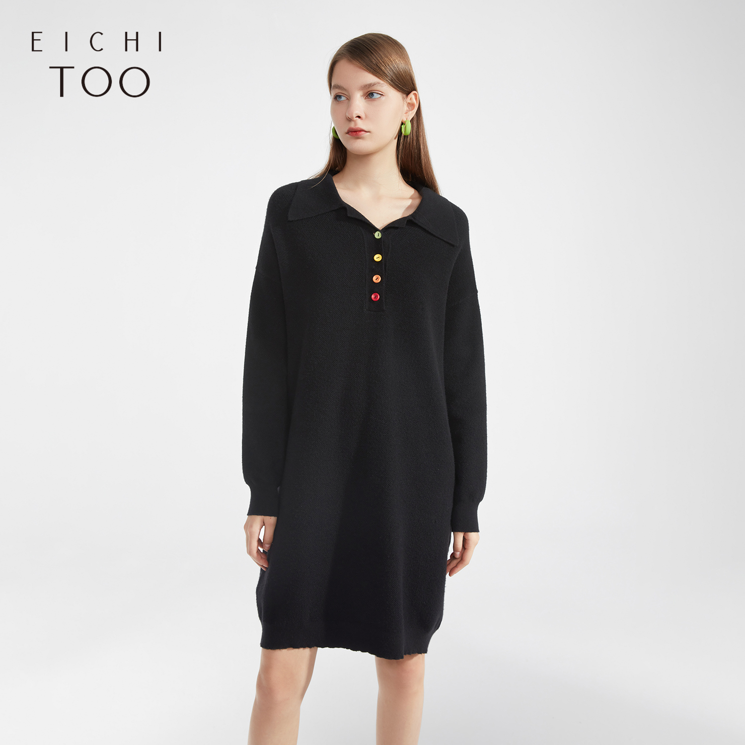 彩色纽扣 弹力面料 宽松版型