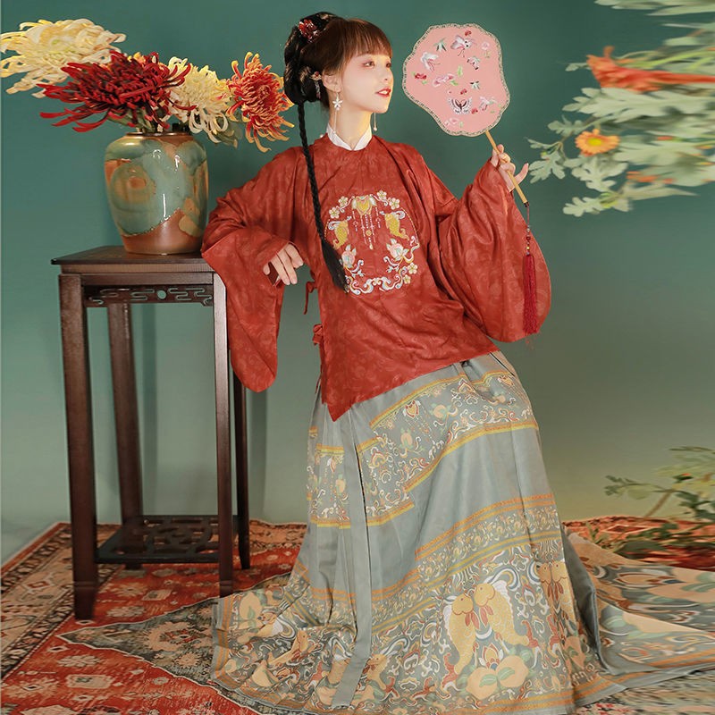 出租汉服女明制圆领大襟绣花琵琶袖短袄马面群伴娘婚礼姐妹团新款