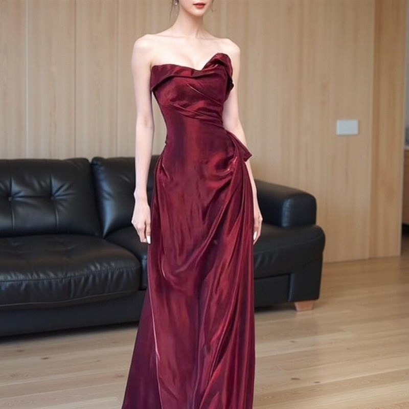 速发晨袍新娘结婚订裙服敬婚礼服长酒高端轻奢小众酒红色抹胸连衣