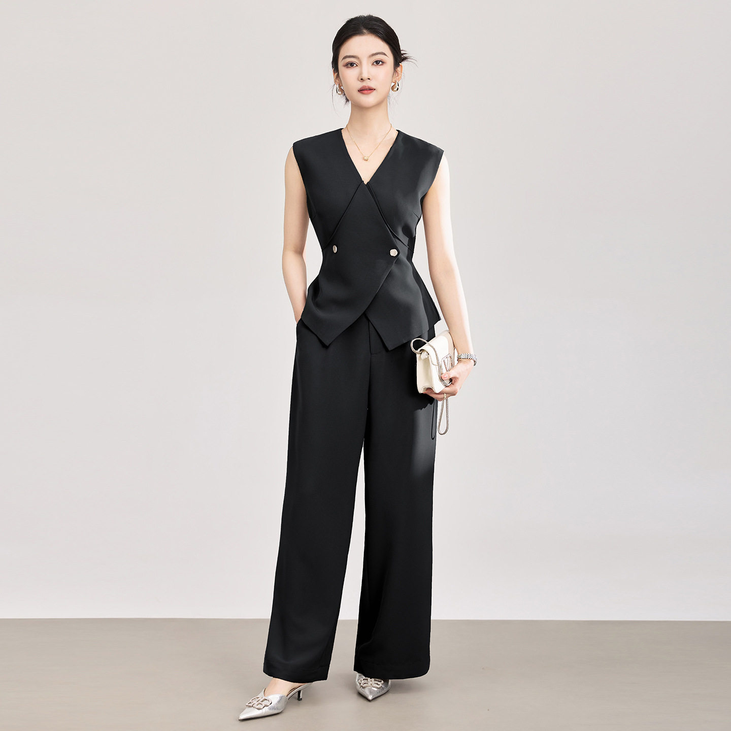 春夏季新款高级感职业气质v领无袖上衣通勤休闲阔腿裤两件套装女